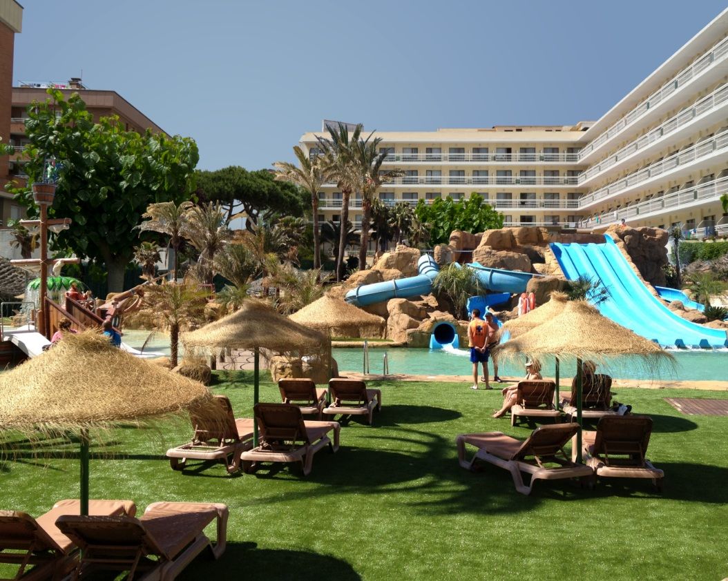 Evenia Olympic Resort Лорет де Мар Екстериор снимка